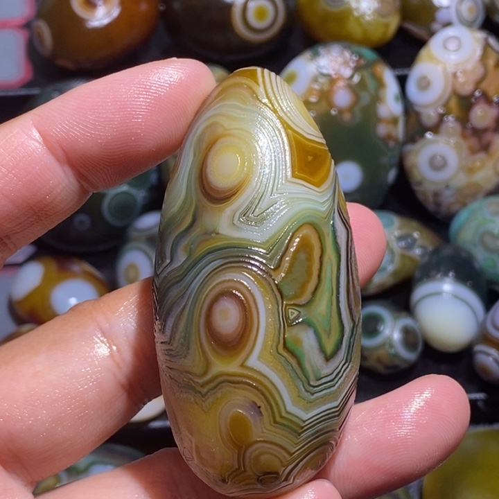 玛瑙/玉髓未镶嵌珠宝半成品1