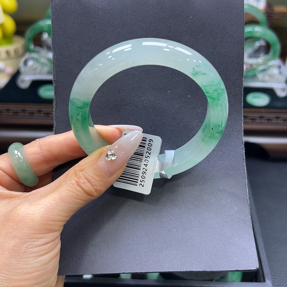 石英质玉（非洲翠）未镶嵌手镯58-59