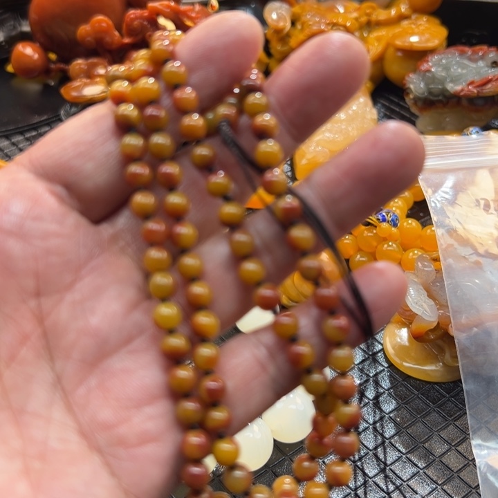 石英质玉（黄龙玉）颈饰未镶嵌