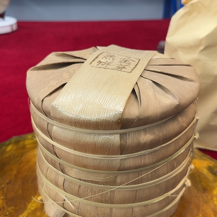 熟茶7饼带笋2499g 