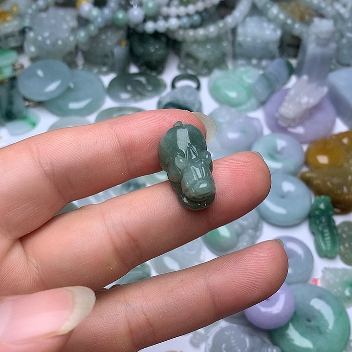 翡翠未镶嵌颈饰天然翡翠