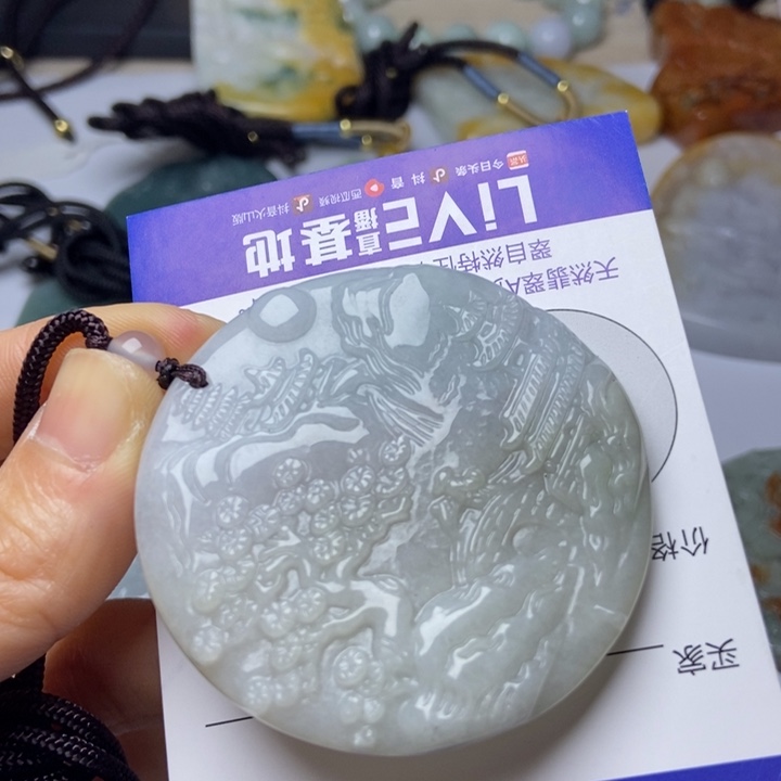 翡翠颈饰未镶嵌翡翠