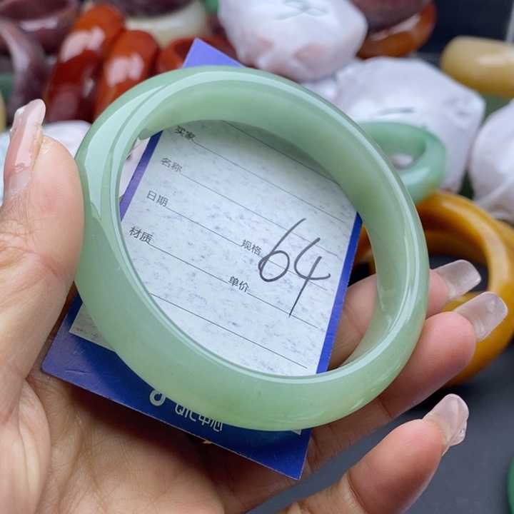 石英质玉手镯未镶嵌