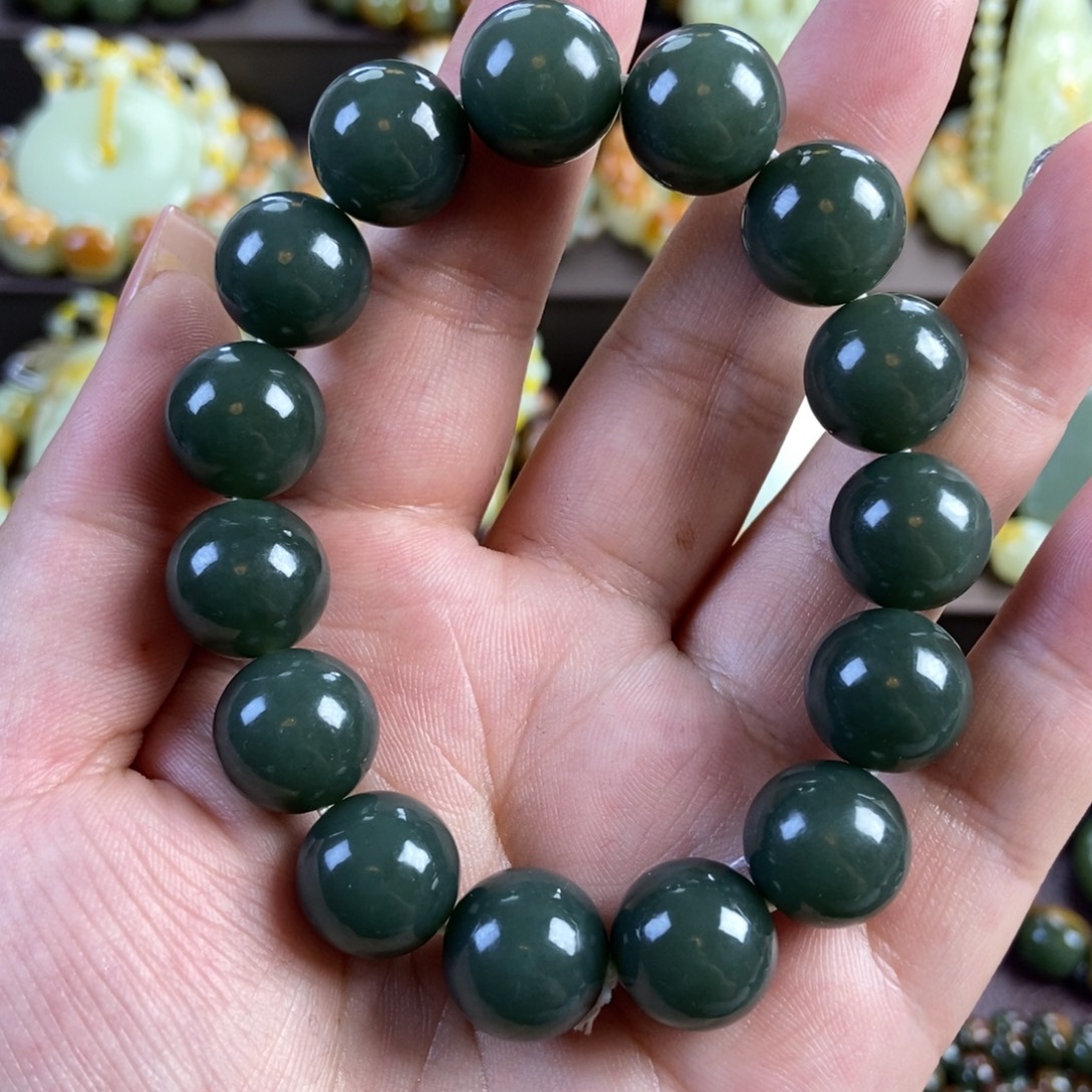 透闪石质玉未镶嵌手串