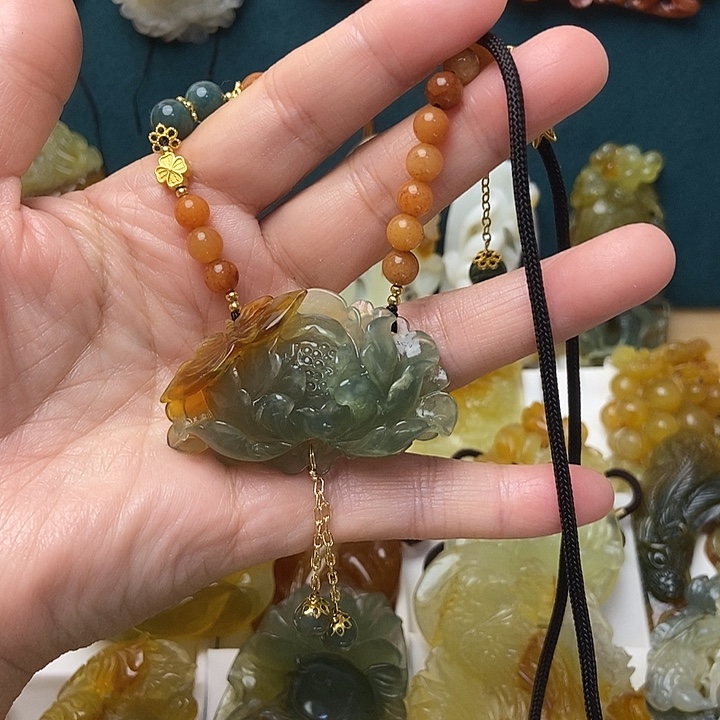 蛇纹石玉合金颈饰