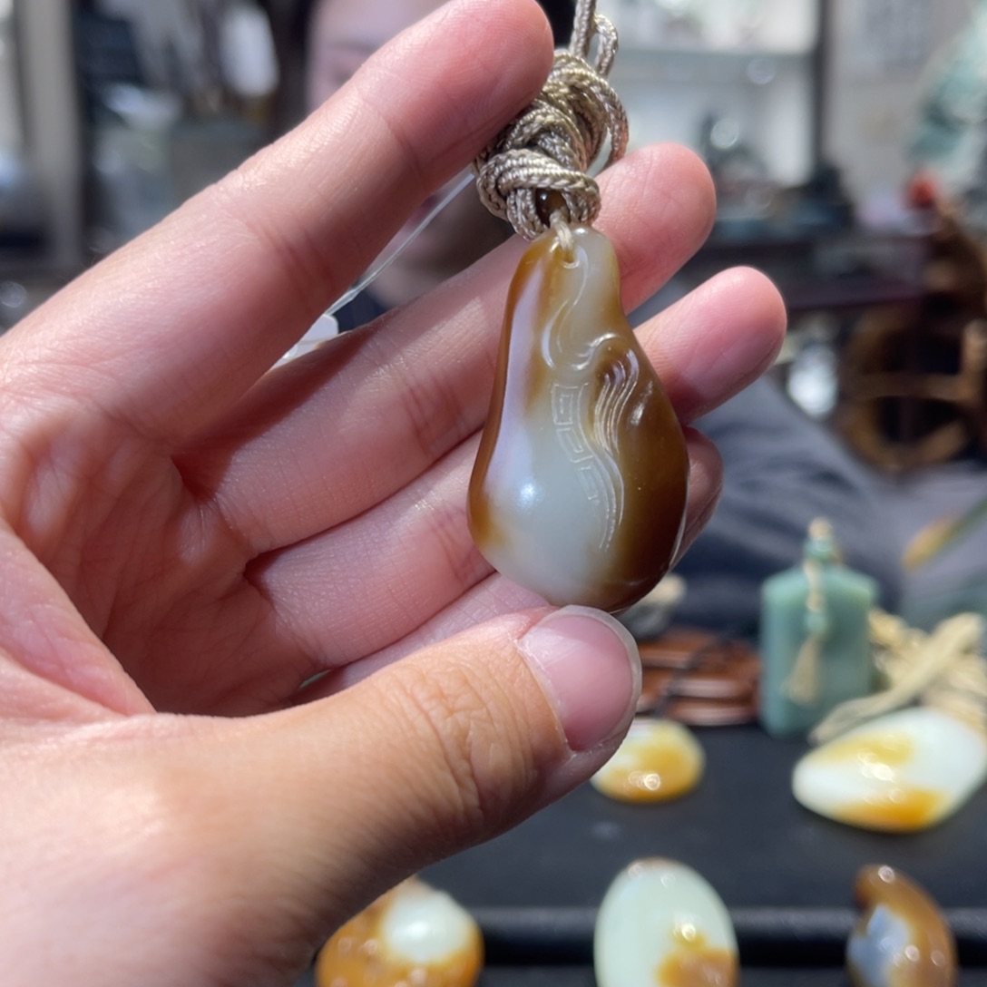 和田玉颈饰未镶嵌