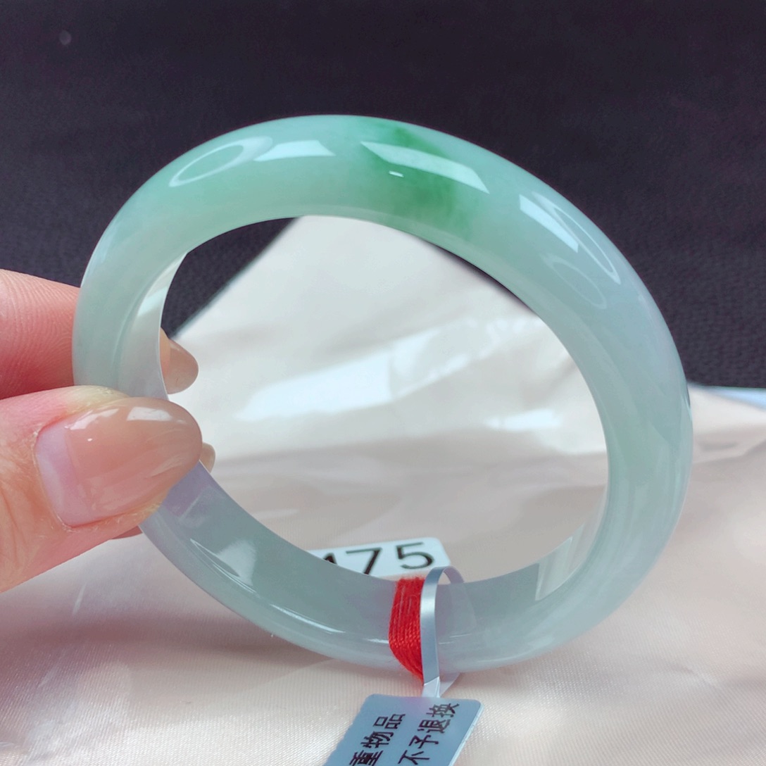 翡翠手镯未镶嵌手镯88