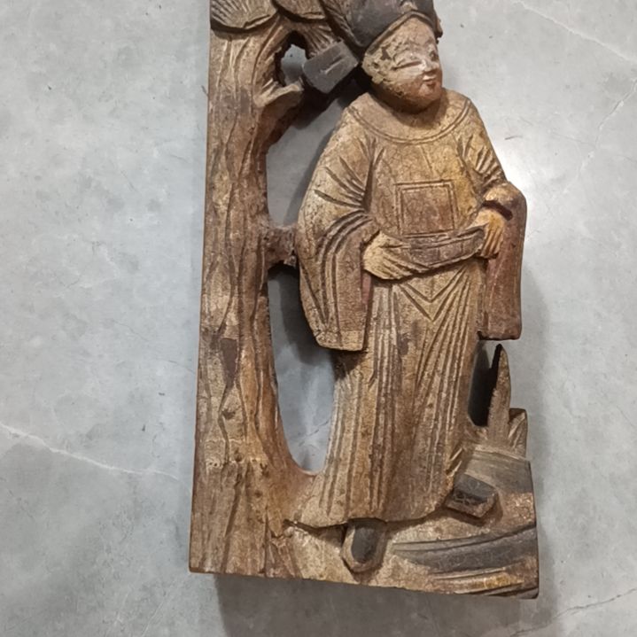 千***每瓷人物摆件有点小瑕疵