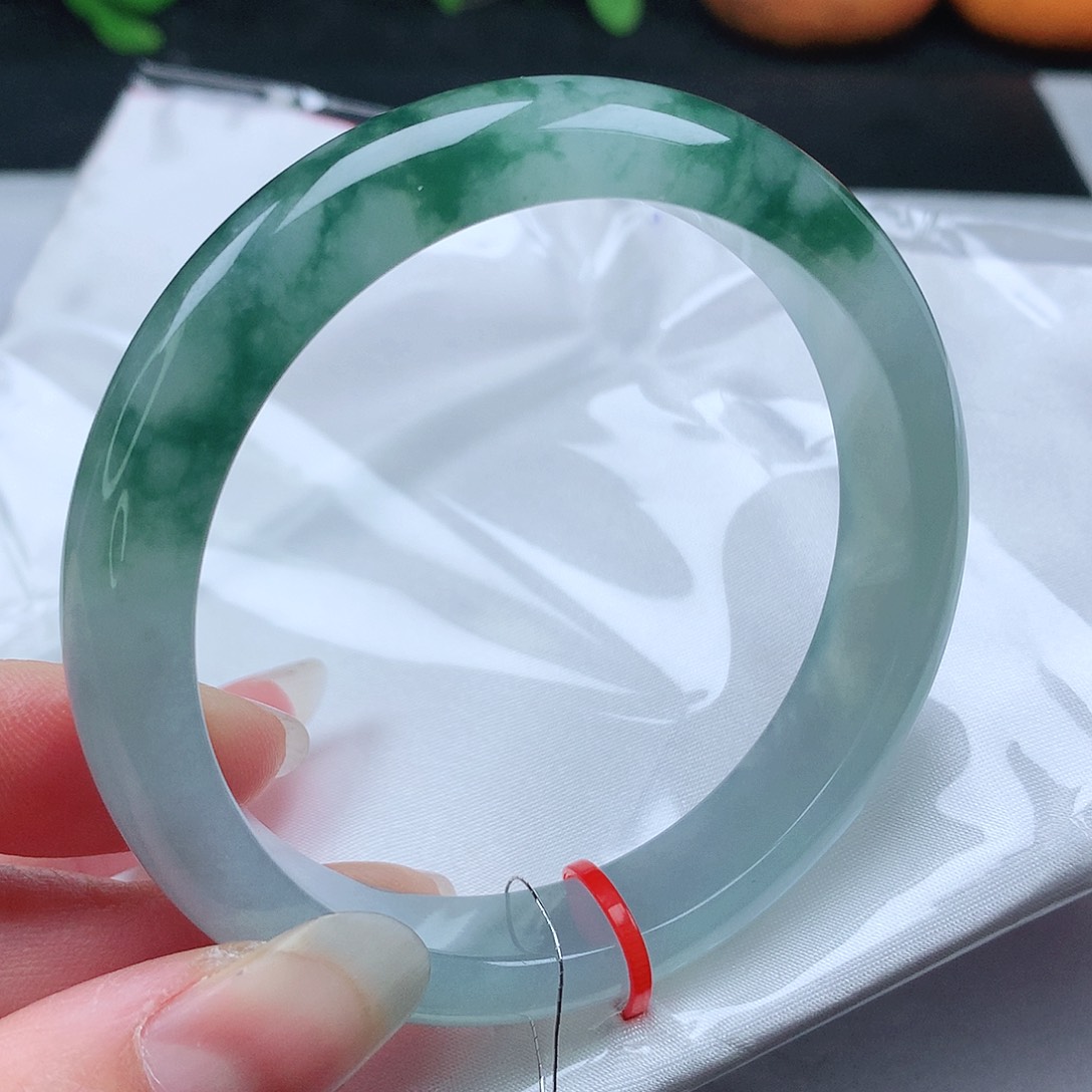 翡翠手镯未镶嵌59圈