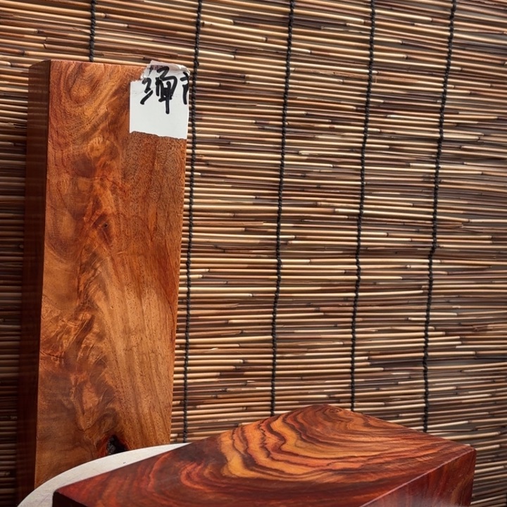 ****生大叶紫檀（黑酸枝木类）