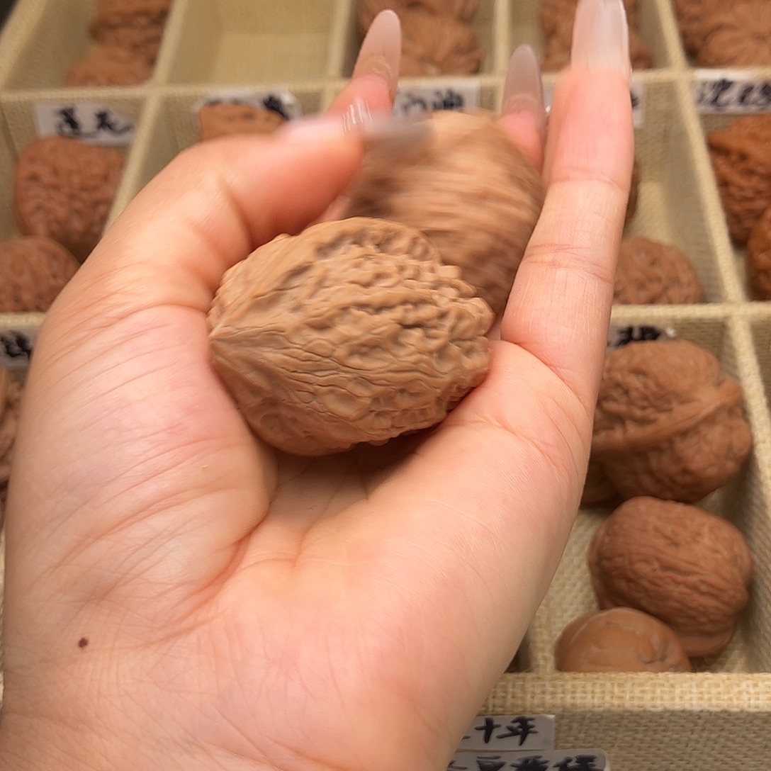 人***味把件文玩核桃沈阳鸡心