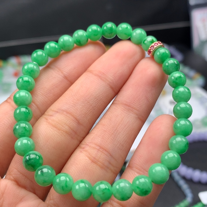 翡翠手镯未镶嵌卡