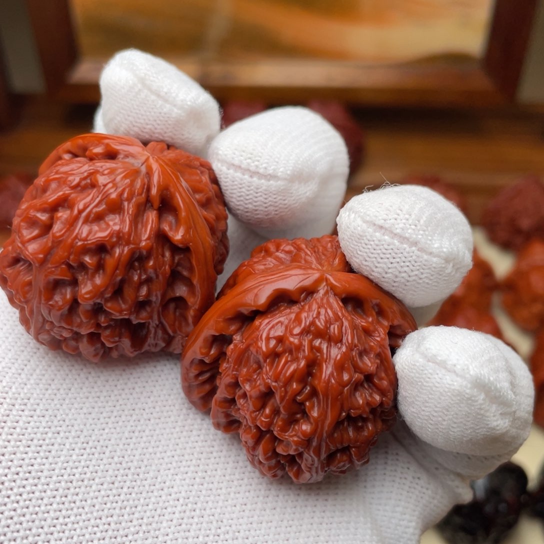 文玩核桃把件白狮子 38