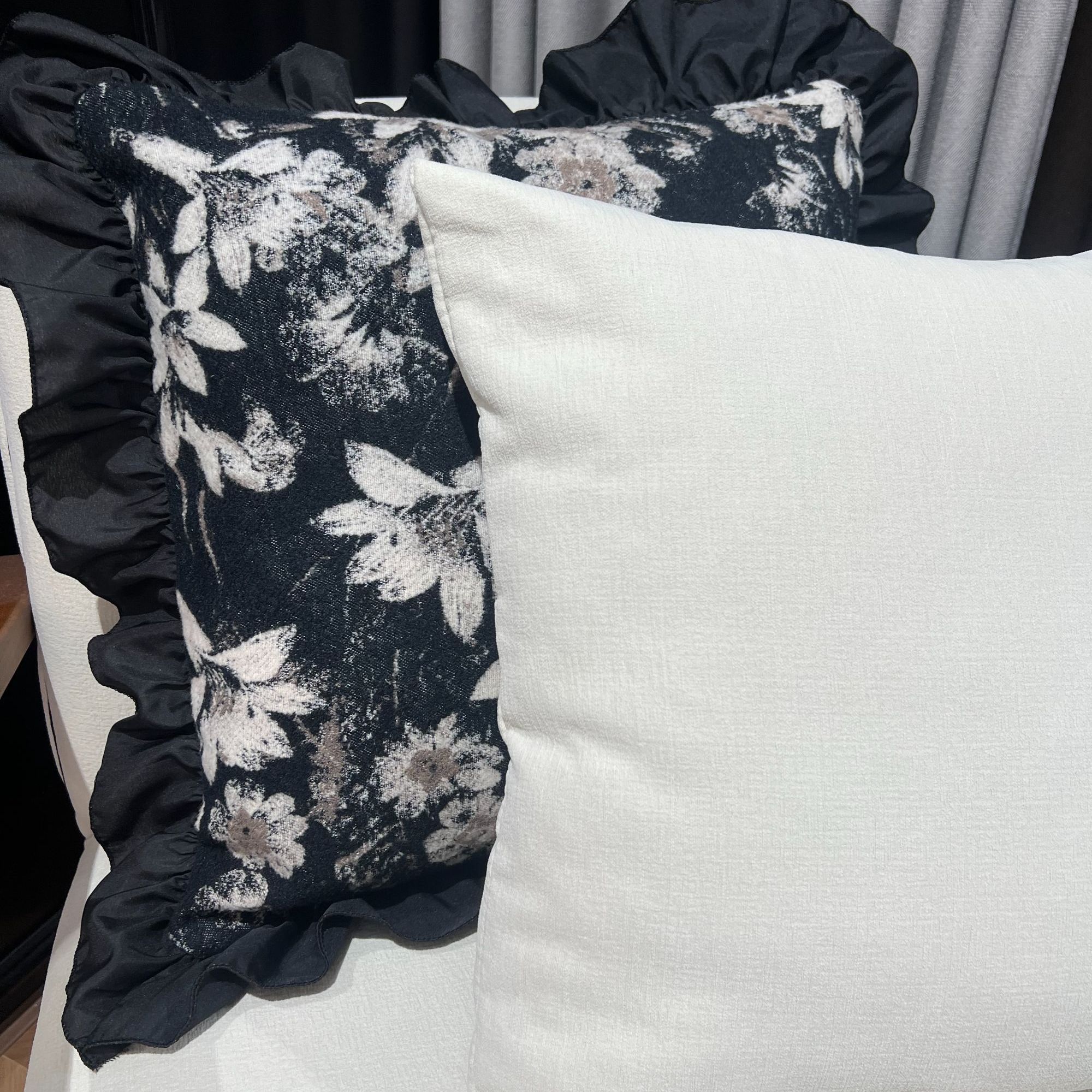 轻奢高端客厅沙发抱枕ins风