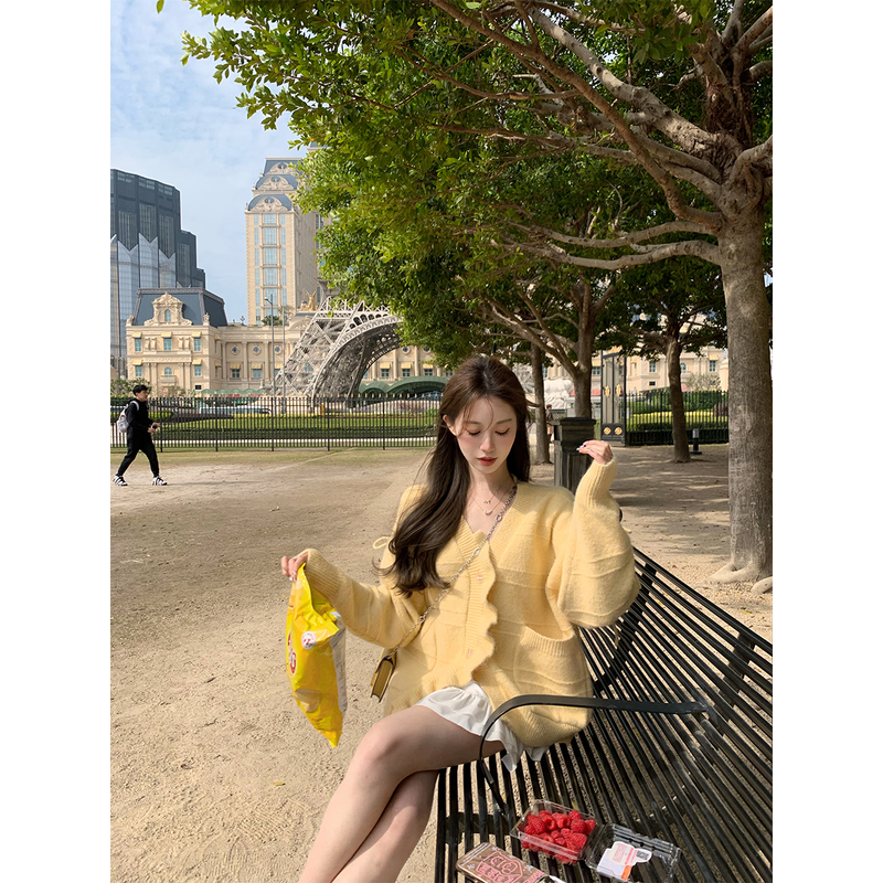 萌萌Ja」温柔花瓣门襟设计V领针织衫女奶黄色蝴蝶结系带毛衣外套