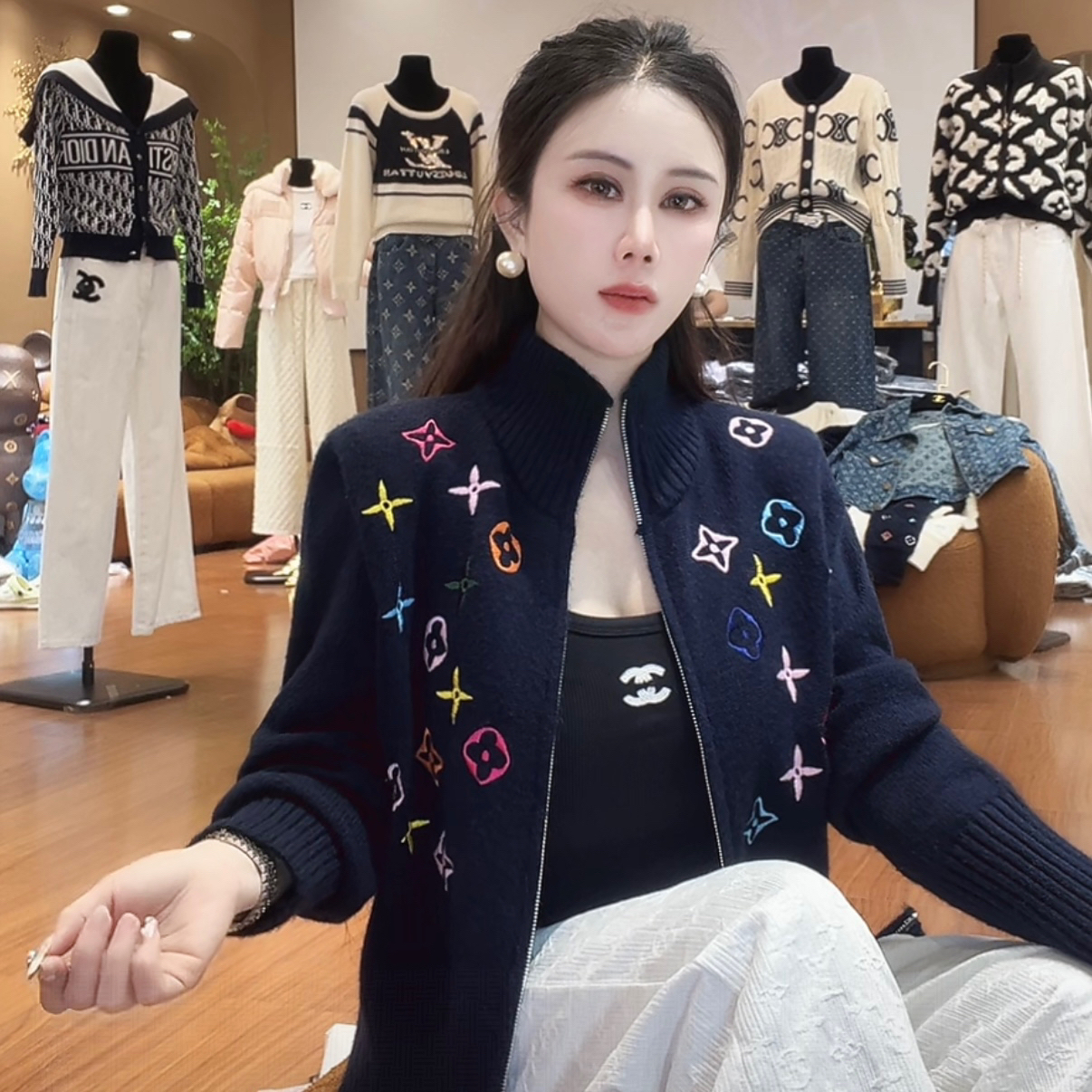 大美妞-订制高货老花刺绣拉链针织毛衣（8-271-6）