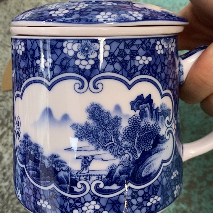 摆件陶红稀土青花冰梅办公杯