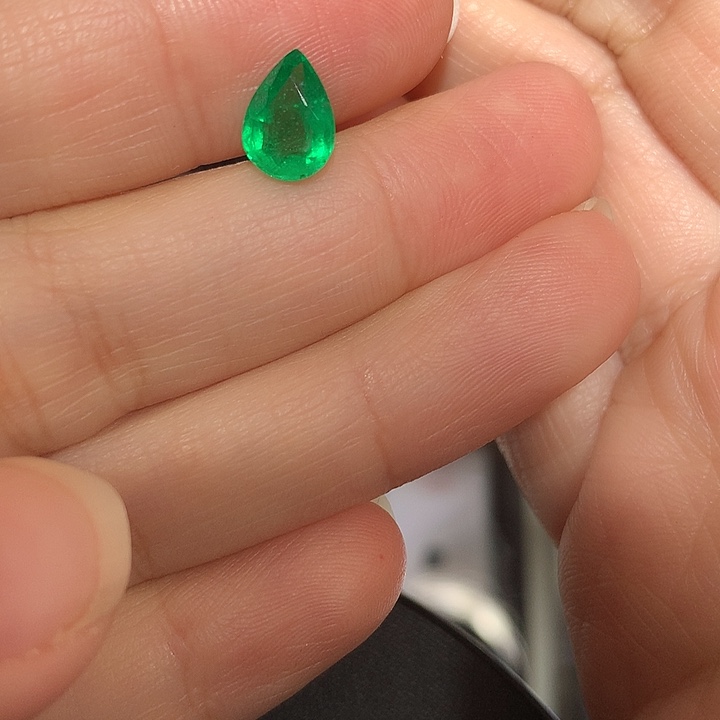 祖母绿裸石1.42ct巴西祖母绿水滴