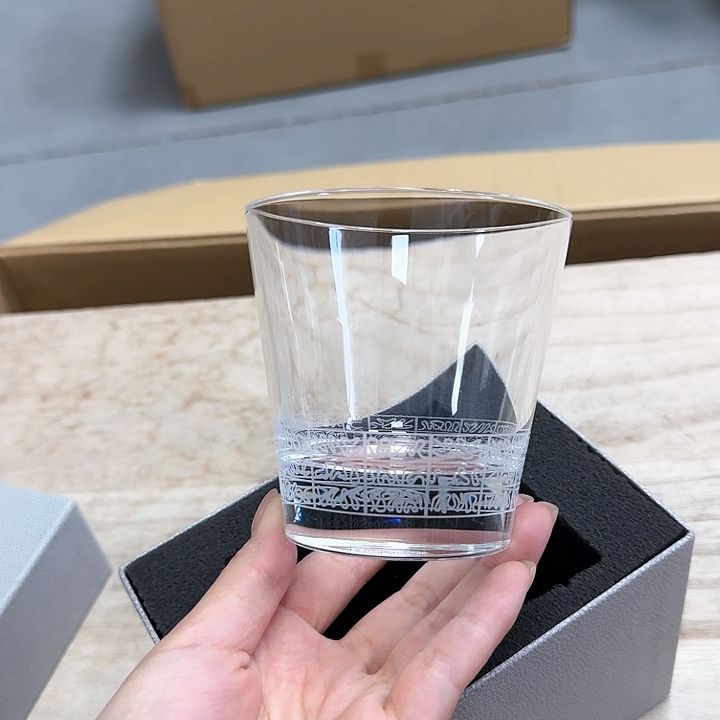精品瓷器。            