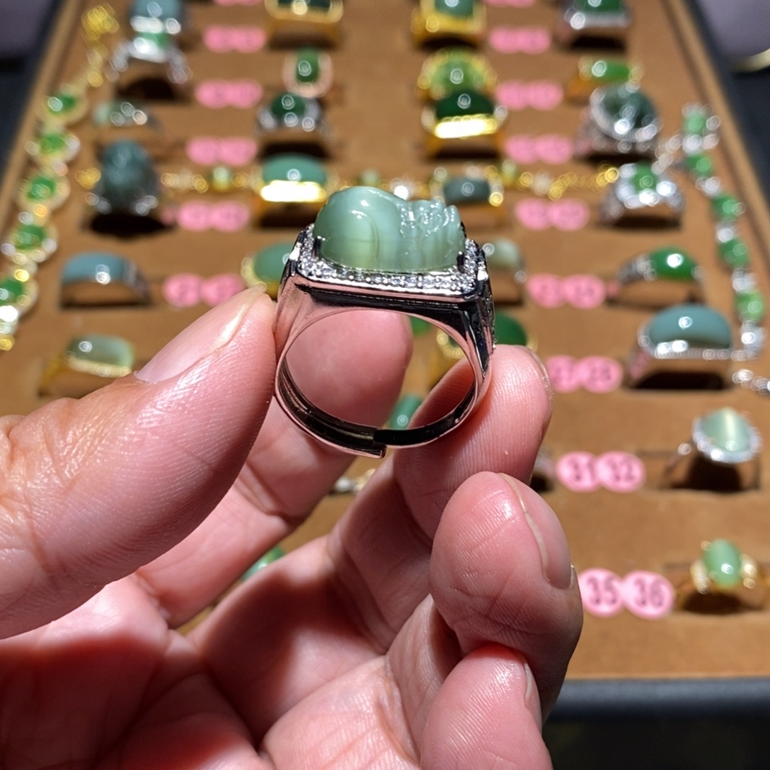 和田玉未镶嵌戒指