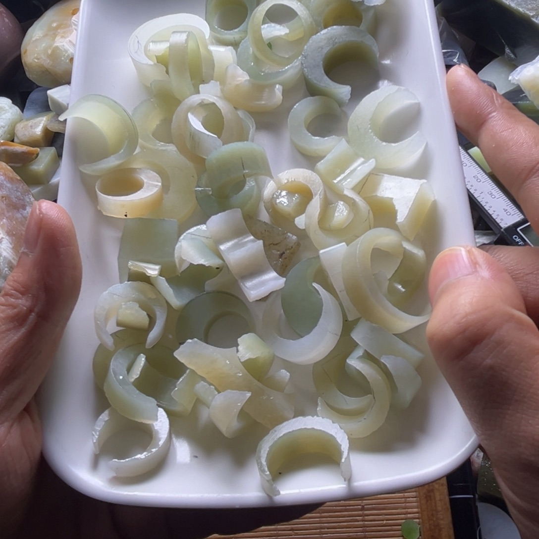 和田玉（糖玉）未镶嵌挂件