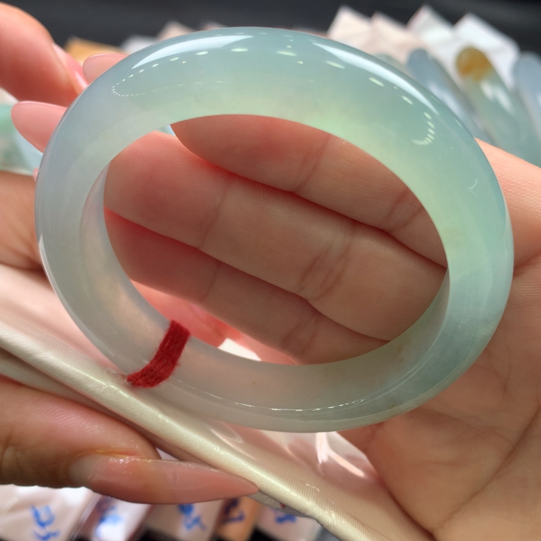 翡翠未镶嵌手镯56正圈