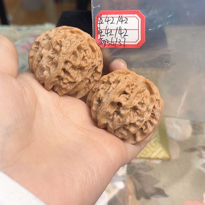 文玩核桃把件苹果园