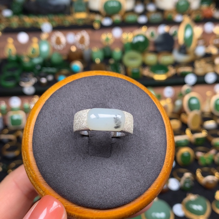 定制和田玉戒指银S925镶嵌