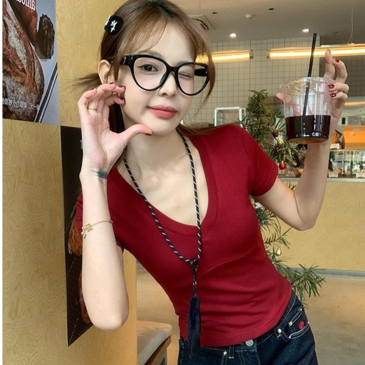 短袖V领可爱风修身型吸汗T恤女百搭性感辣妹上衣夏季新款美式衣服