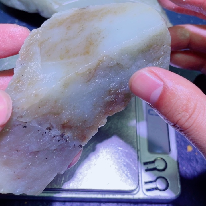 和田玉未镶嵌珠宝半成品