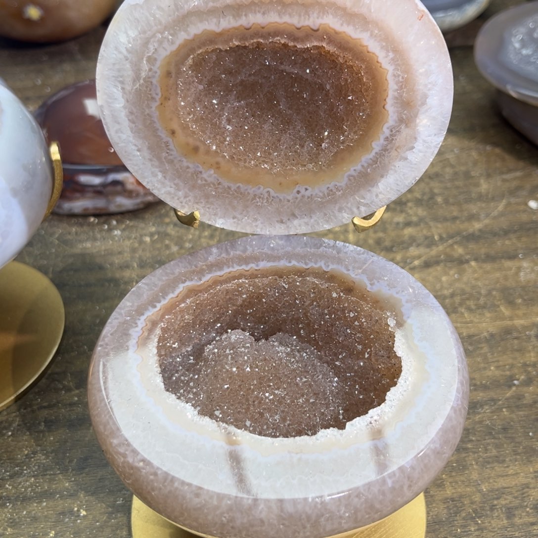 未镶嵌大型摆件（非配饰）紫晶?