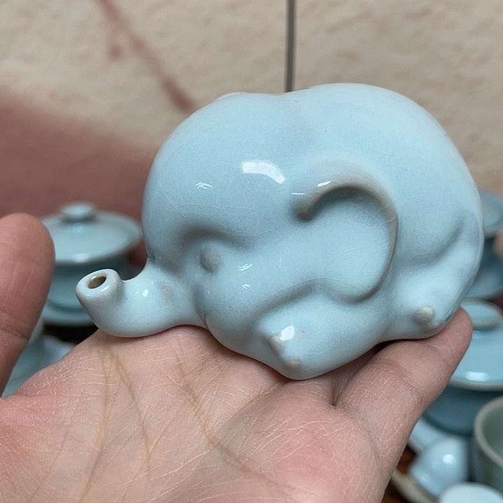 摆件天青平安吉祥象微微瑕