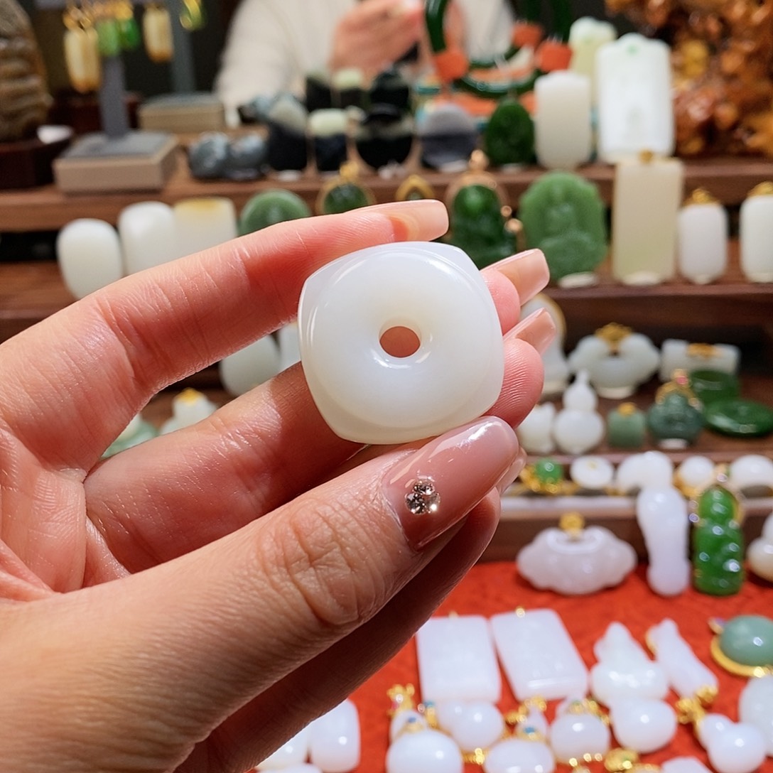 和田玉吊坠(不含链)未镶嵌G****.