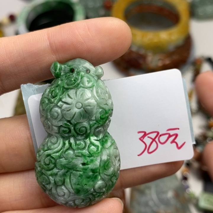 颈饰未镶嵌翡翠开*?