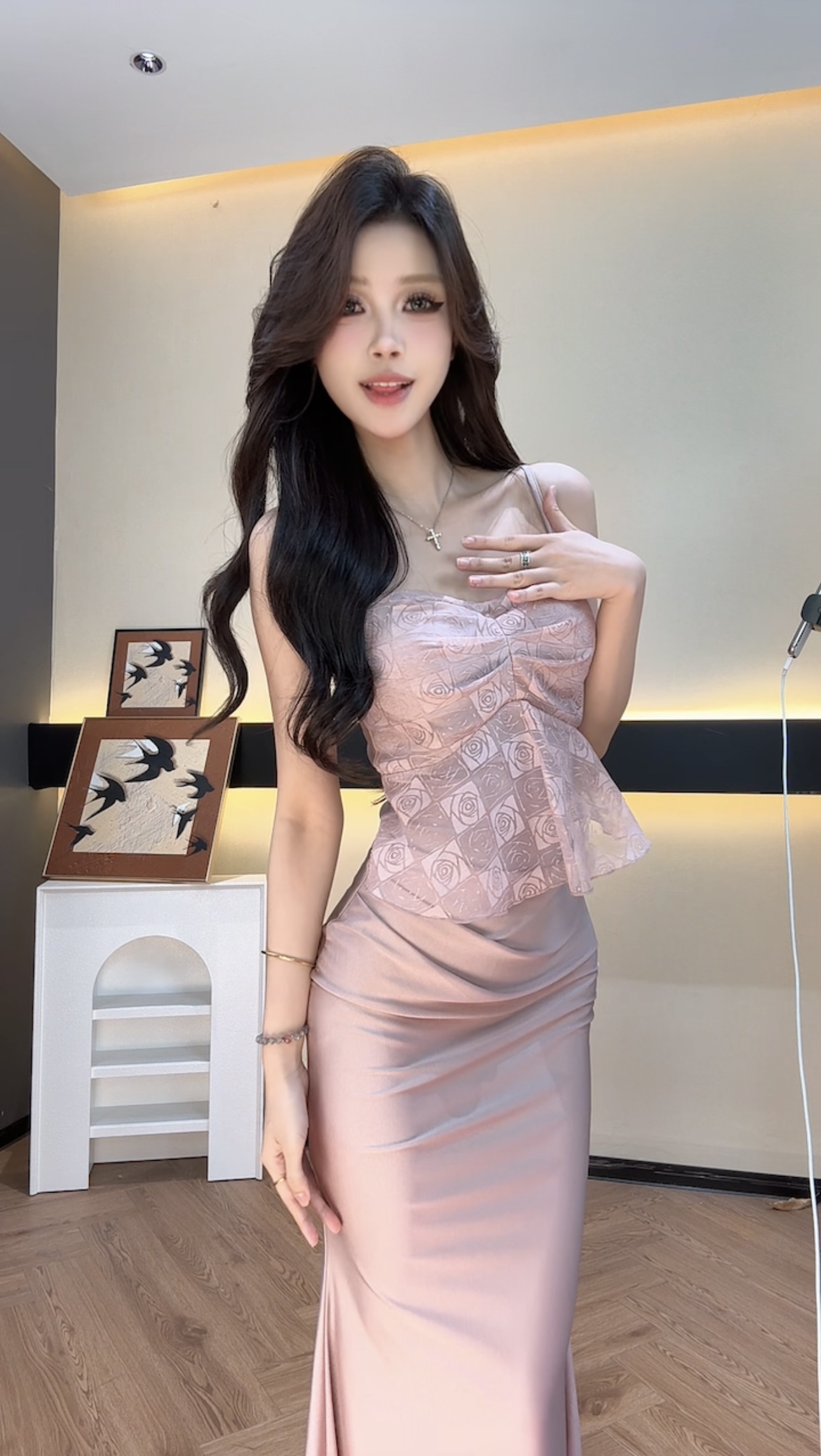 【茜茜推荐】蕾丝吊带无袖收腰设计感气质鱼尾裙夏季YNNZQ51053