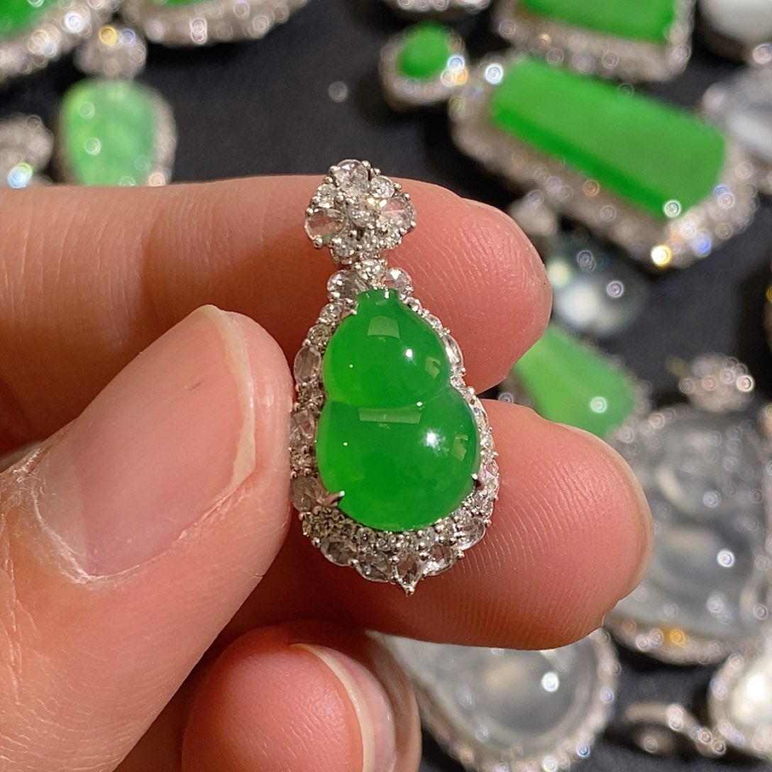 翡翠颈饰18K金镶嵌天然缅甸A货翡翠