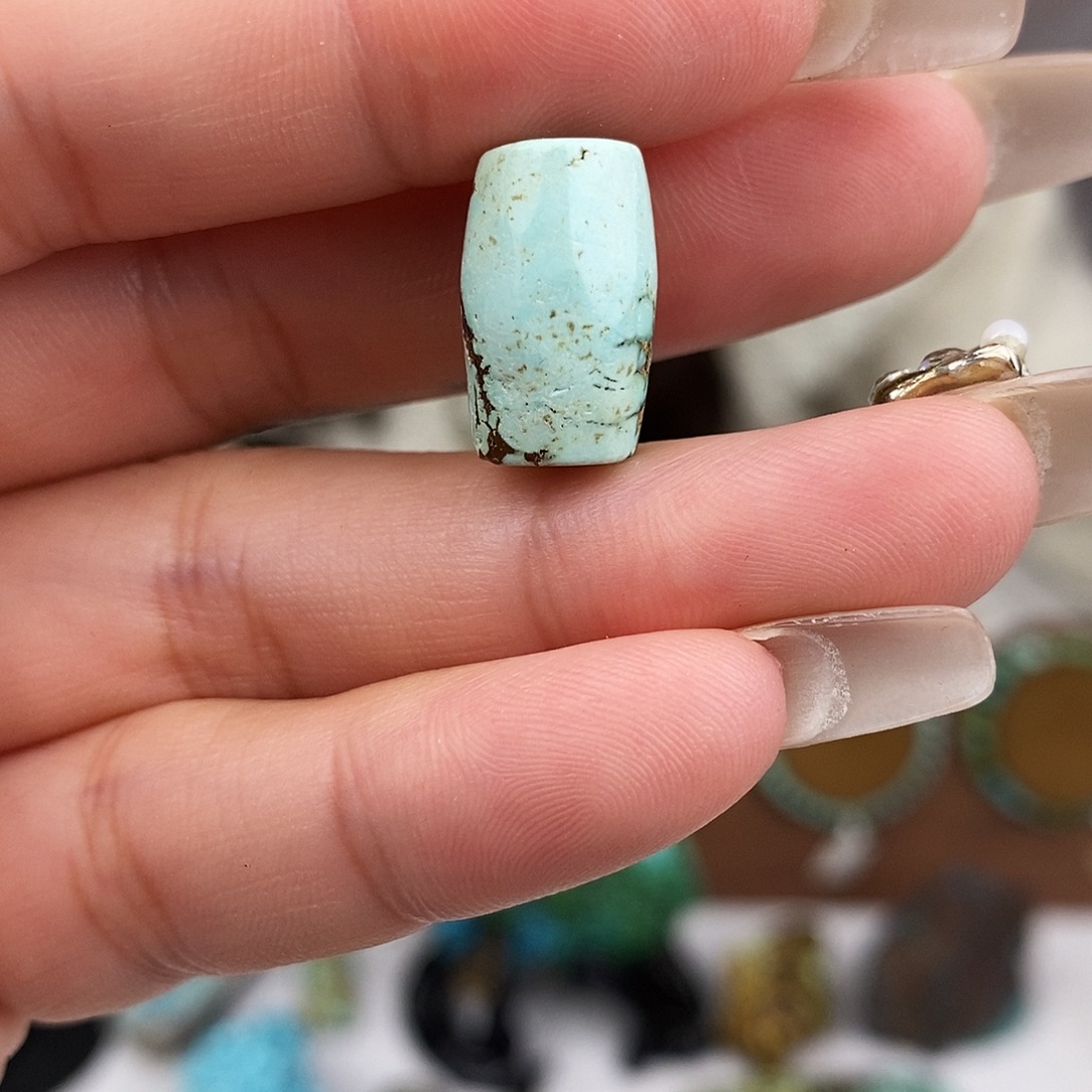 绿松石未镶嵌原矿