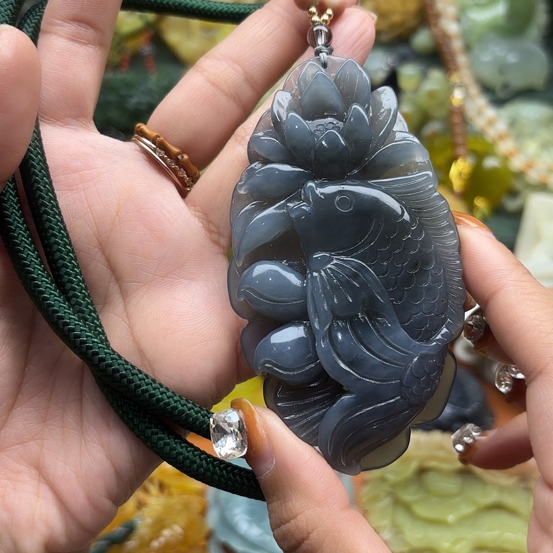 蛇纹石玉未镶嵌吊坠