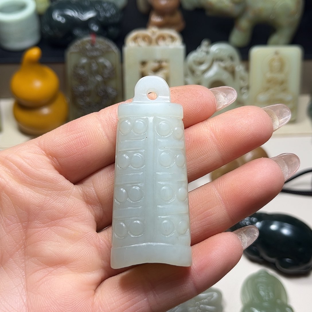 白玉菩提吊坠白玉菩提吊坠