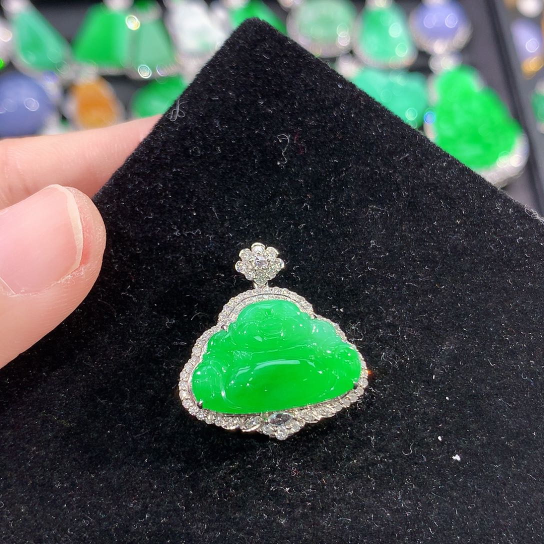 翡翠18K金镶嵌颈饰