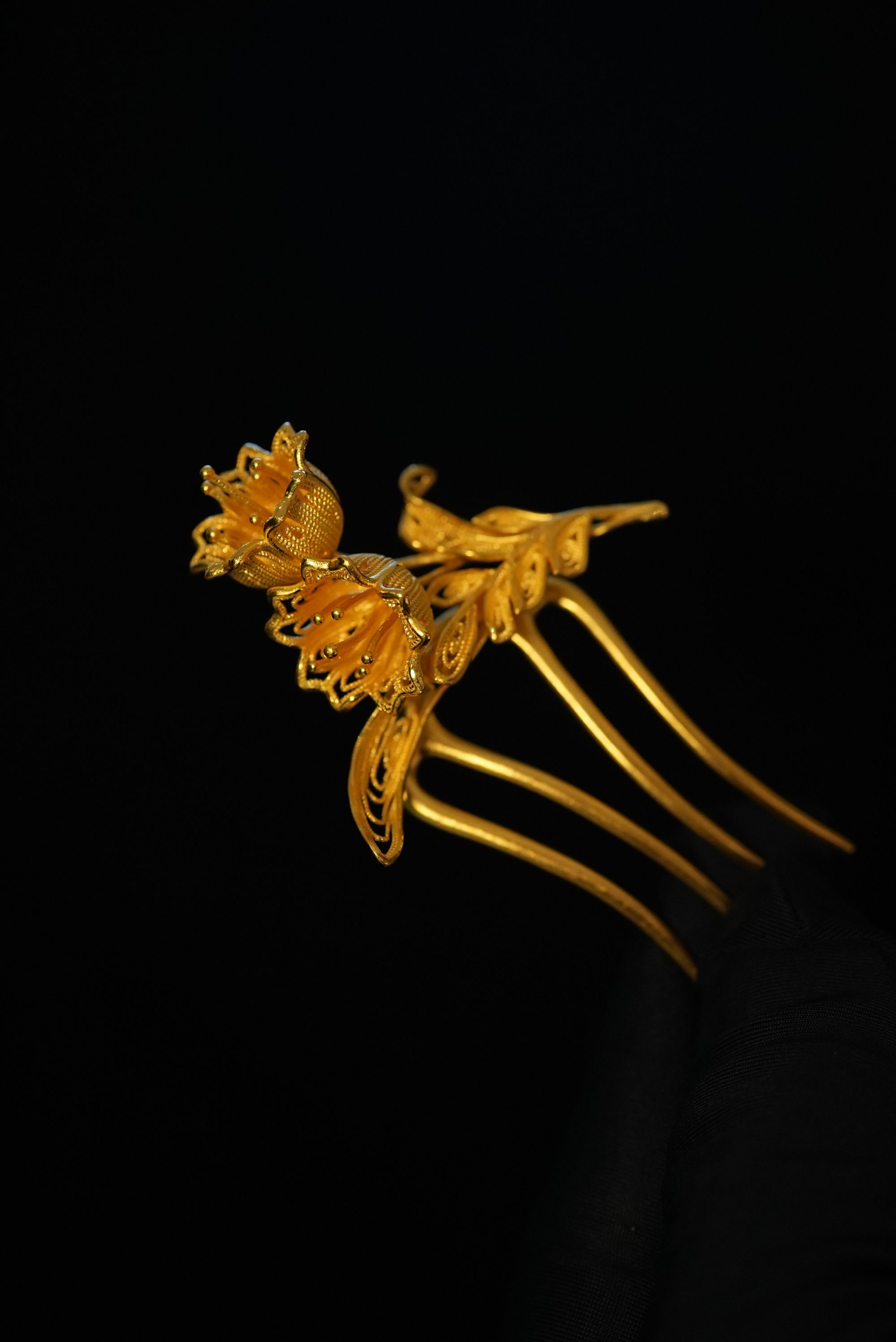 鳳喆錾刻镂空花丝工艺设计师款铃兰花婚嫁五金国风边钗足金999