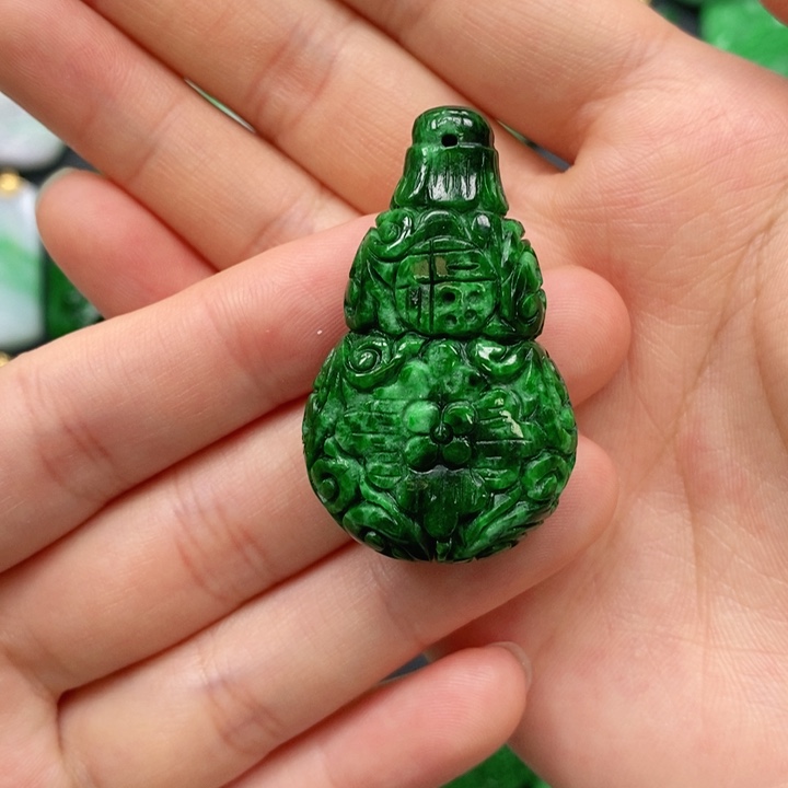 翡翠未镶嵌颈饰吊坠