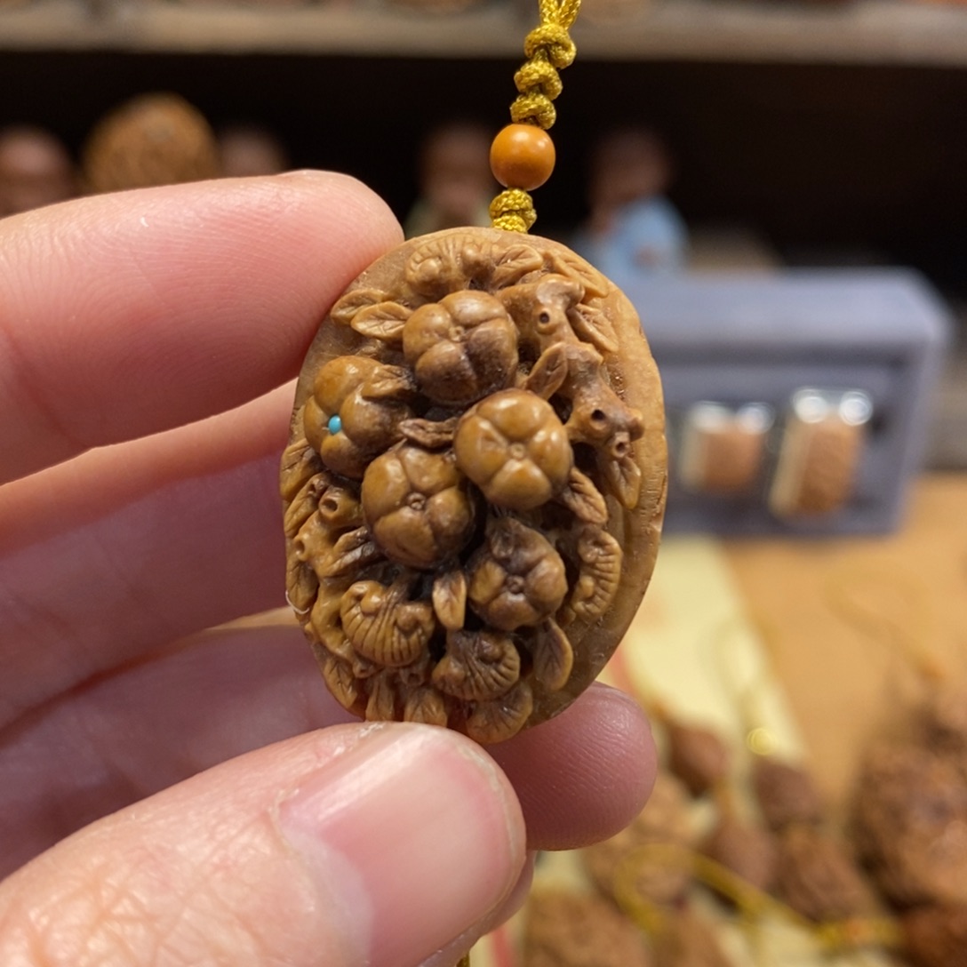 潍坊核雕桃核雕刻柿柿如意