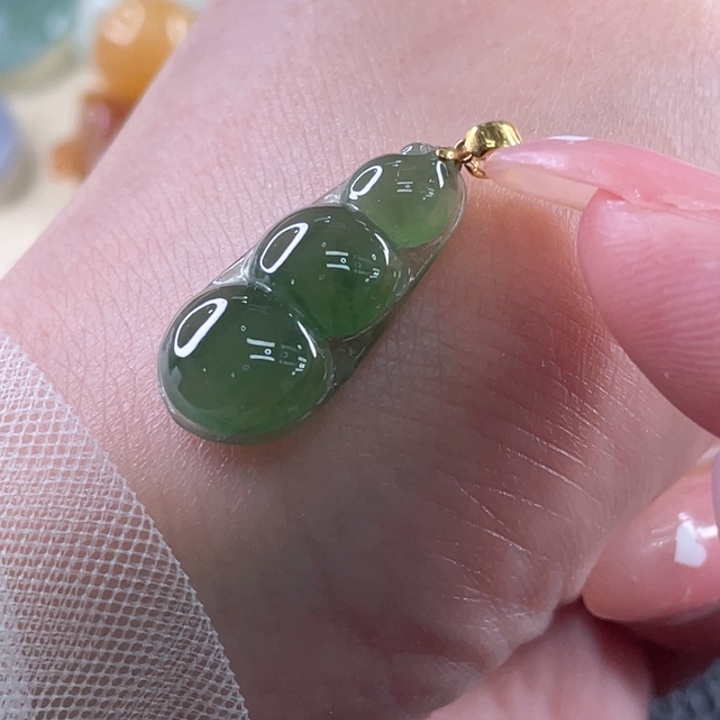 翡翠颈饰18K金镶嵌翡翠
