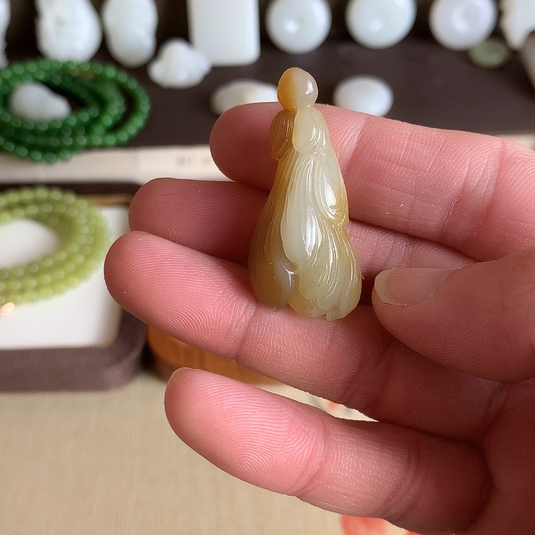 和田玉未镶嵌颈饰