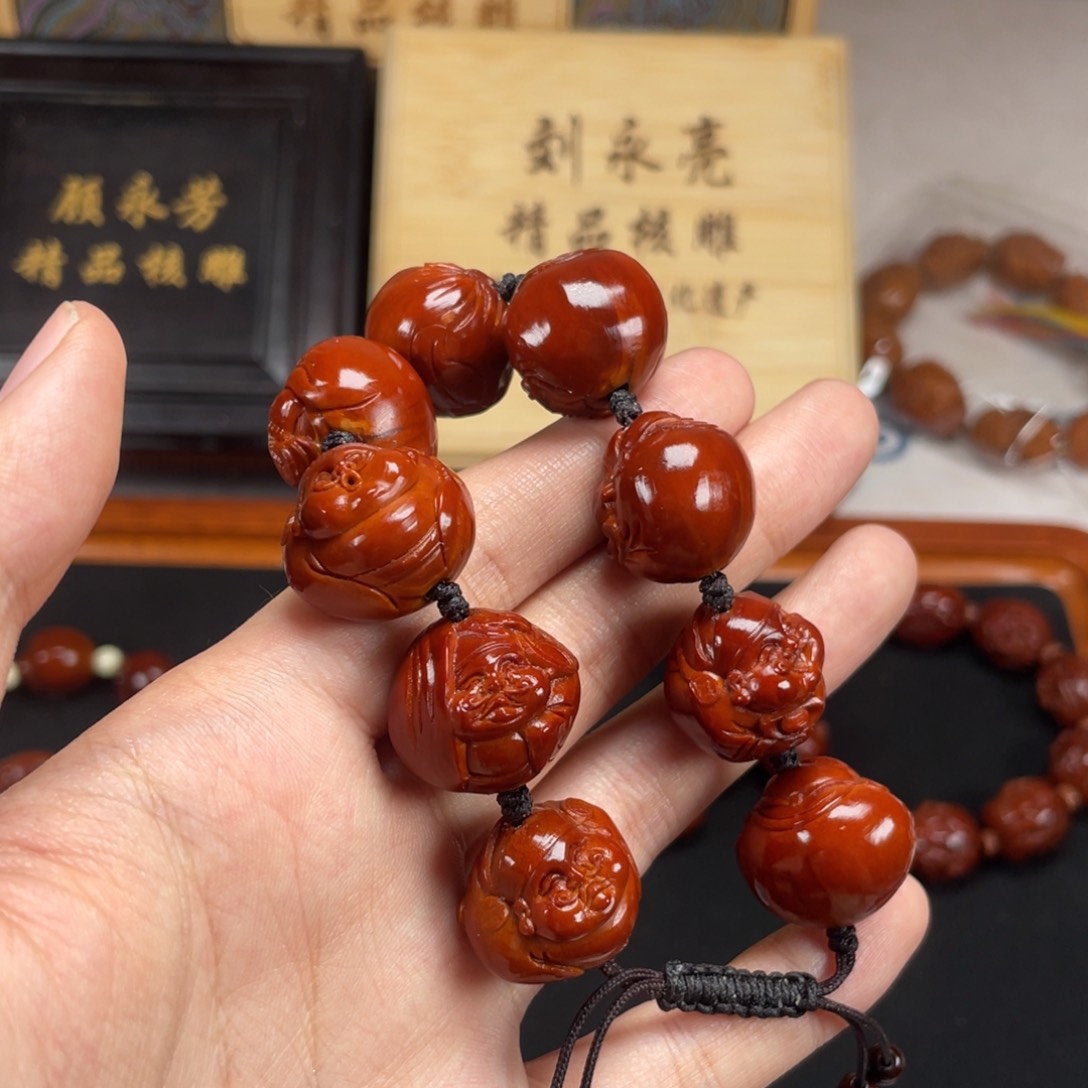 刘*戈小雨核雕永善财神