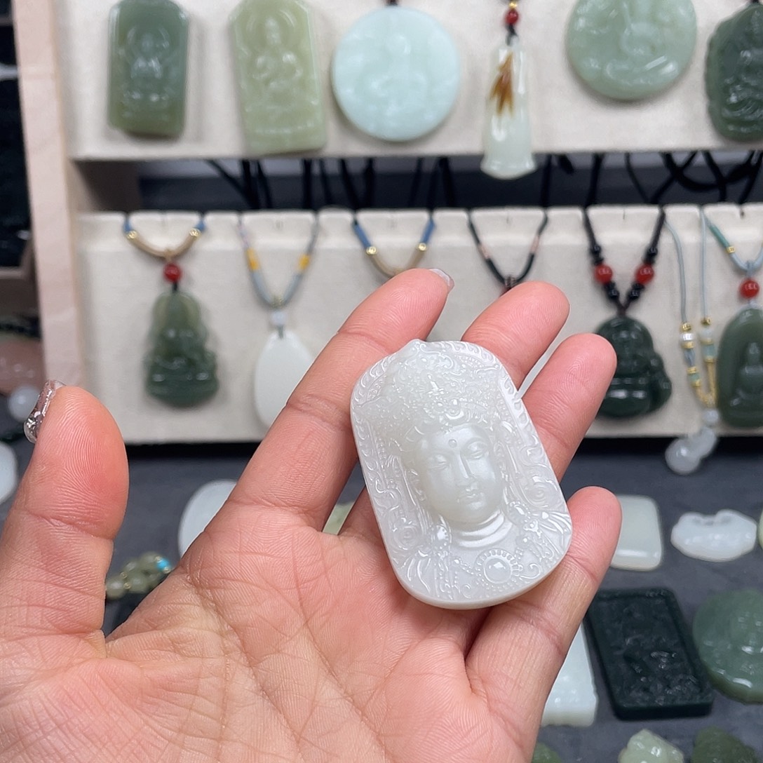 和田玉未镶嵌颈饰