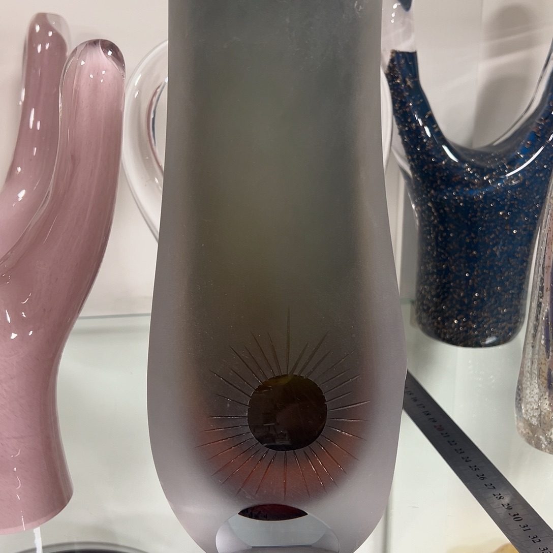 琉璃高30棕色琥珀双拼磨刻琉璃花器