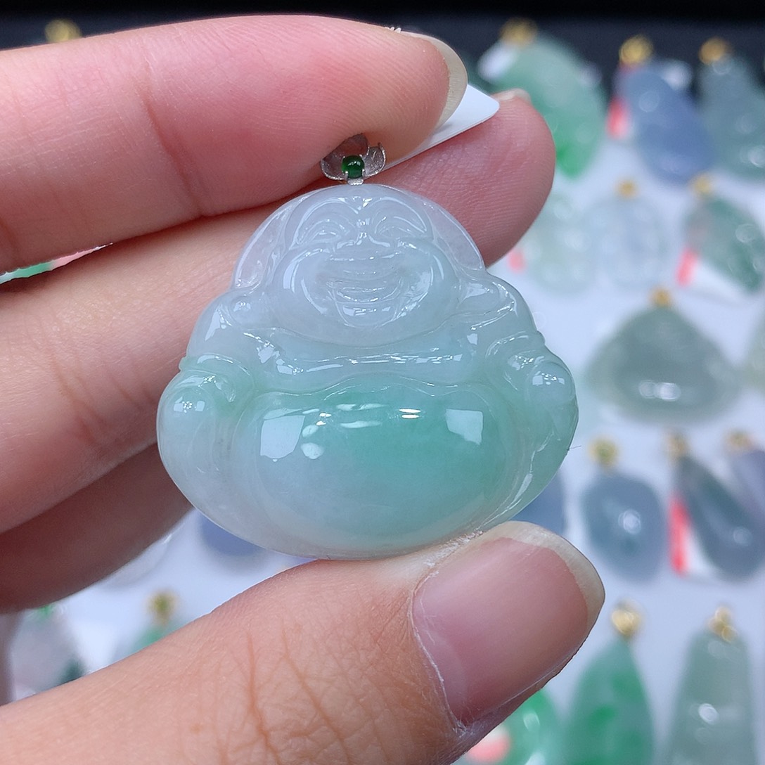 翡翠颈饰18K金镶嵌佛