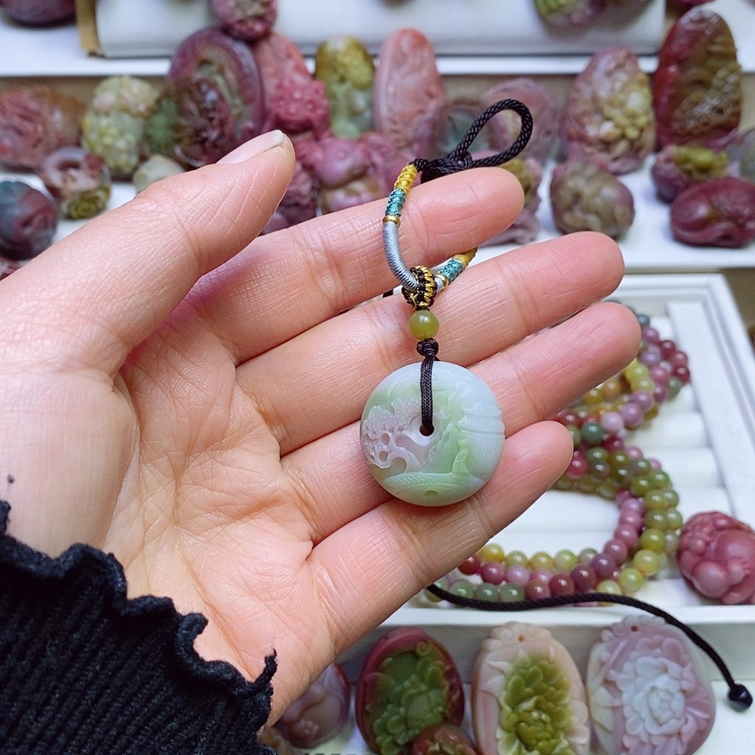 玛瑙/玉髓盐源玛瑙吊坠未镶嵌